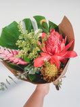 Load image into Gallery viewer, Tropi Bouquet