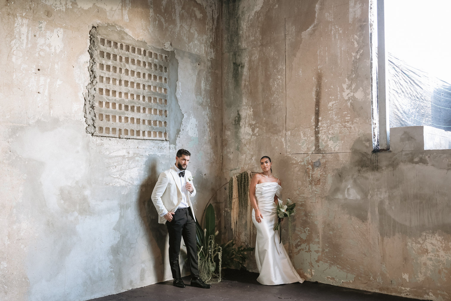 Tropical + Modern Styled Photo Shoot