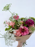 Load image into Gallery viewer, Send AO Flowers
