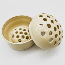 Cargar imagen en el visor de la galería, AO Ceramic Flower Frog Vase
