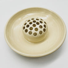 Cargar imagen en el visor de la galería, Plate Ceramic Flower Frog Vase
